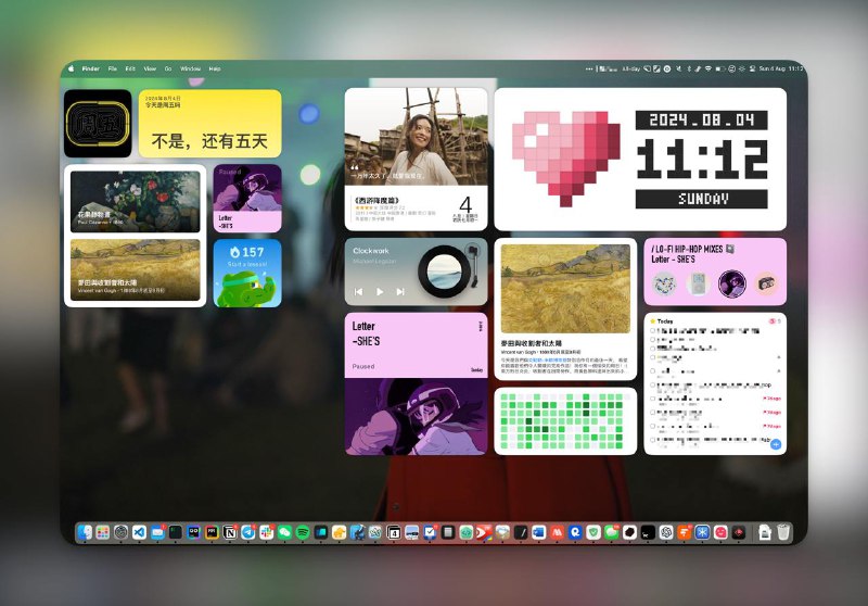 第一次尝试 macOS 系统的桌面小组件，还挺新鲜的 🔥 虽然我基本都是 Raycast 快捷键切换应用，几乎看不到桌面...