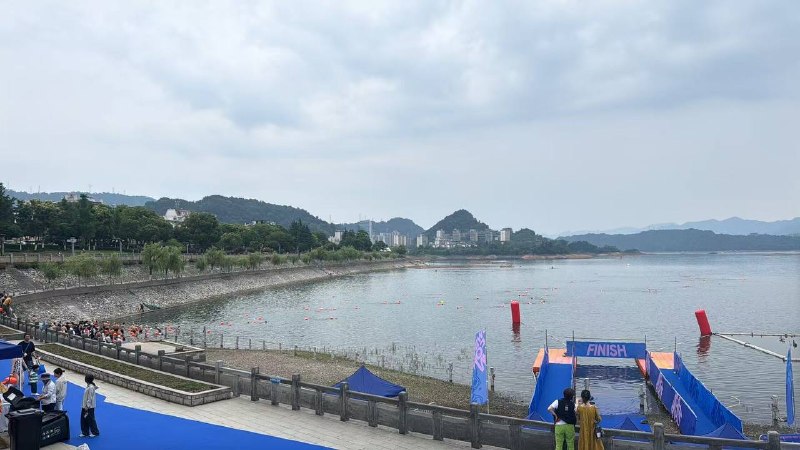 送学姐参加明天的2026 千岛湖公开水域游泳公开赛 😶‍🌫️ 看起来确实比钱塘江干净多了