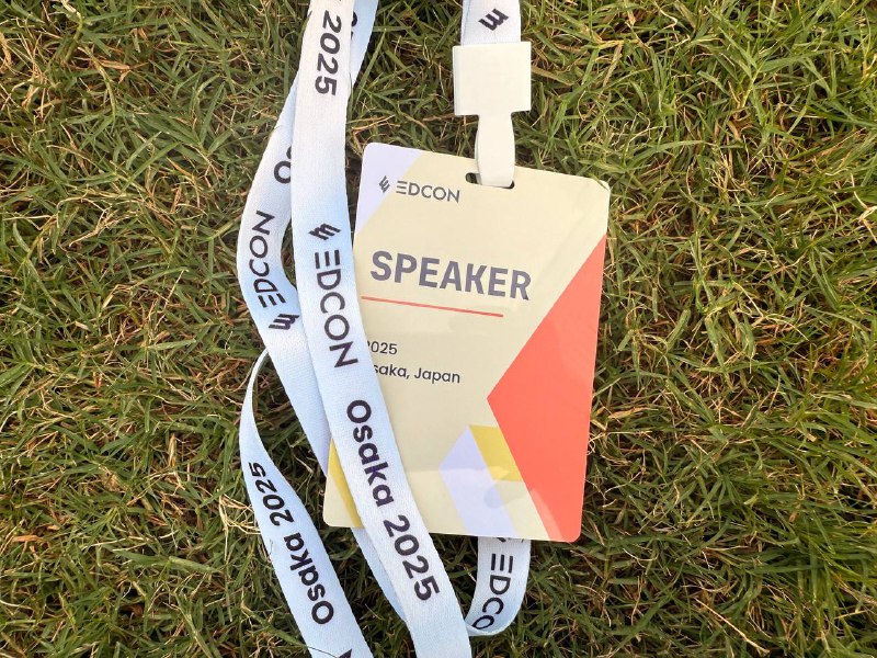 #life人生新体验之当上 EDCON Speaker 了，和学姐一起上台分享了 Web3Insight.ai 项目，比我讲得好多了，打算下次黑客松和 BD 继续让学姐带飞我 