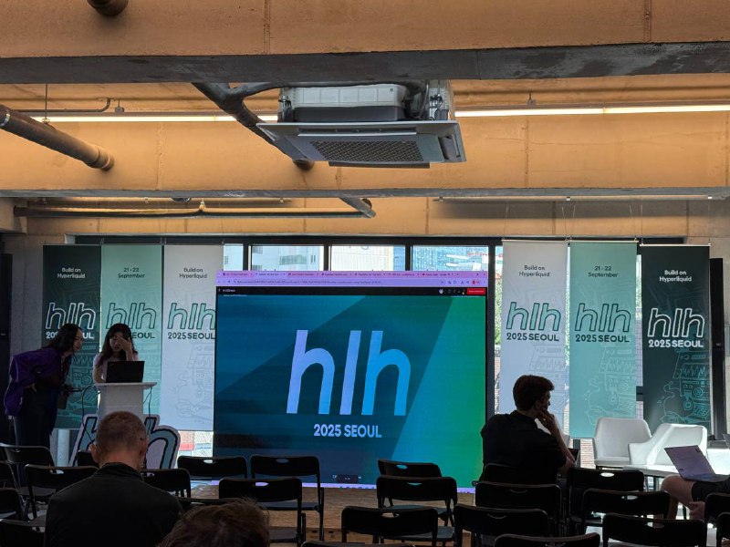 #life来首尔参加 Hyperliquid hlh 黑客松，好久没见到 builder 氛围那么浓厚的线下活动啦！#life来首尔参加 Hyperliquid hlh 黑客松，好久没见到 builder 氛围那么浓厚的线下活动啦！