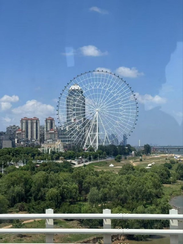 #life闪现南昌！下午陪学姐去横渡赣江 🏊‍♀（我划水观赛